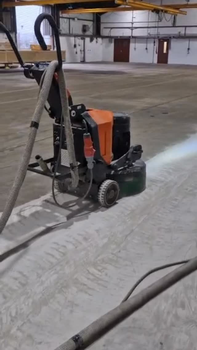 Professional roof spraying equipment